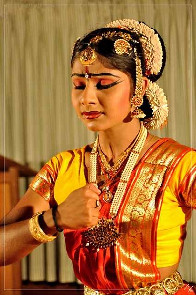 50943 Bharata Natyam 01-2014 (Zz) (Copier).jpg